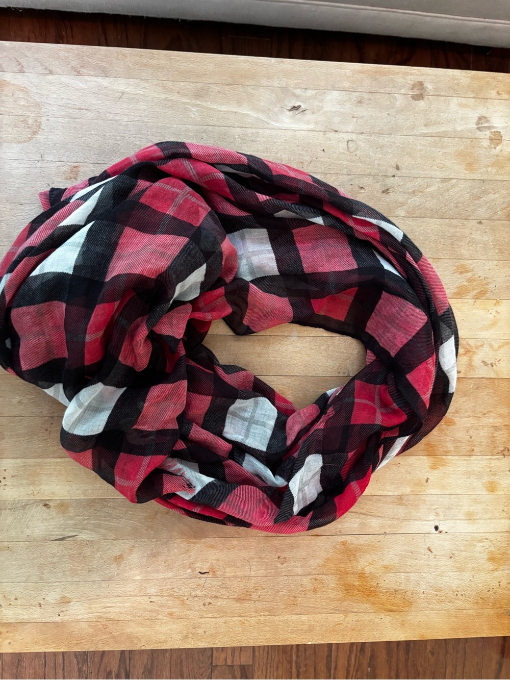 Thirty-One Buffalo Plaid Scarf Red Black White Lightweight Fringe Wrap
